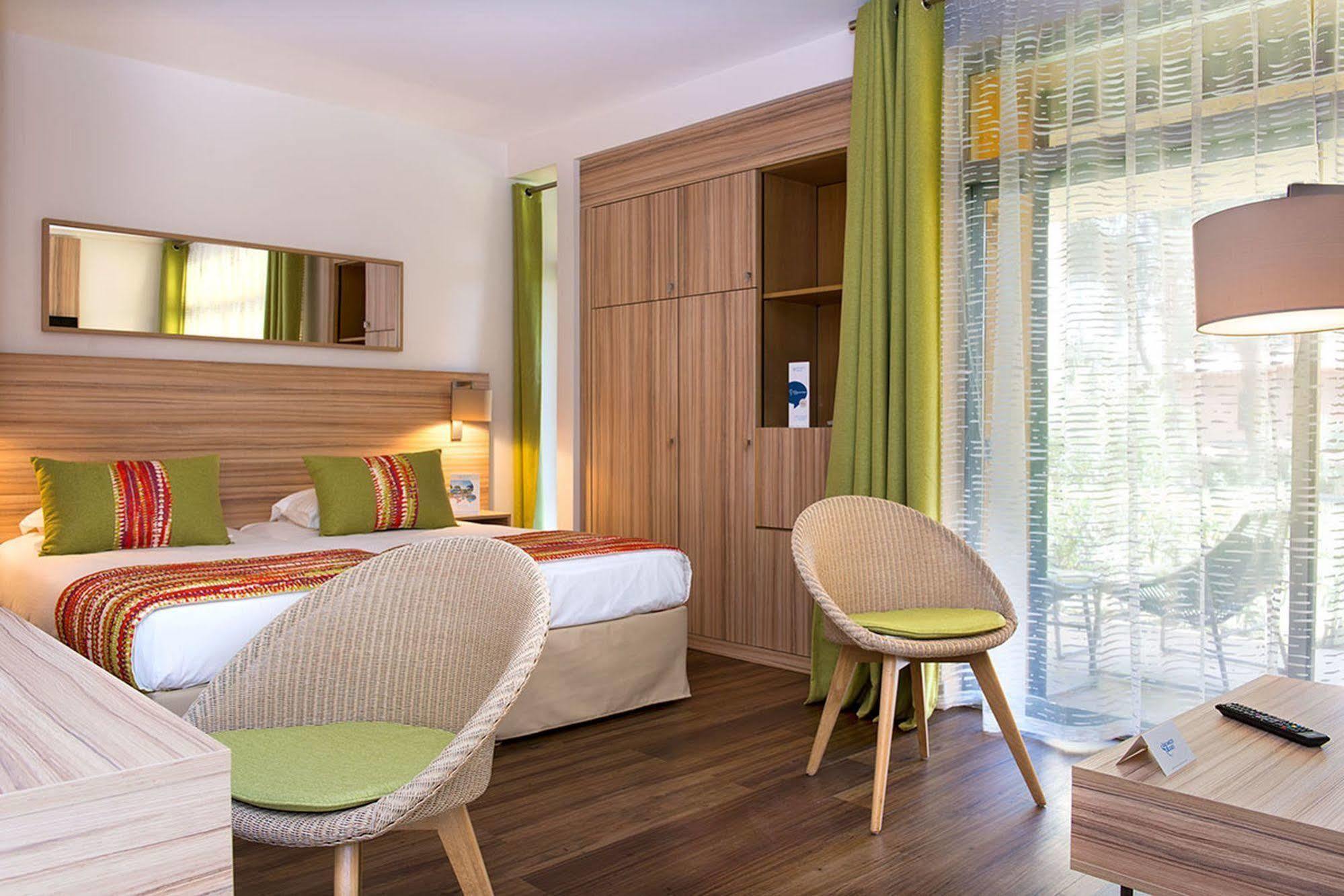 Hotel Vacances Bleues Delcloy Сен-Жан-Кап-Фера Екстериор снимка