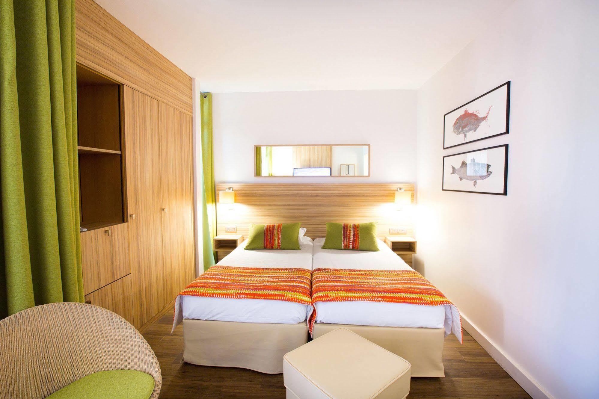 Hotel Vacances Bleues Delcloy Сен-Жан-Кап-Фера Екстериор снимка