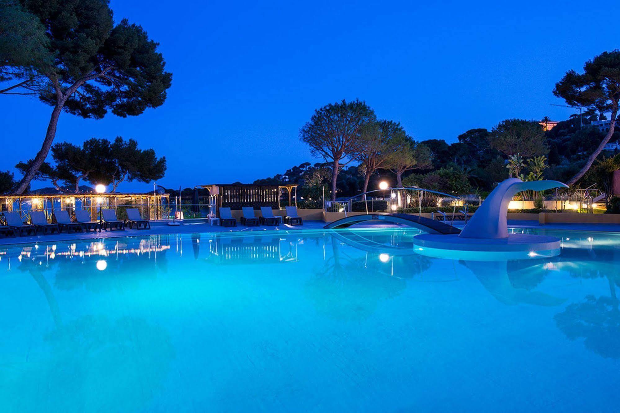 Hotel Vacances Bleues Delcloy Сен-Жан-Кап-Фера Екстериор снимка